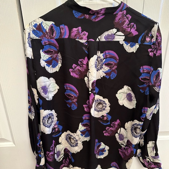 J crew silk blouse. Size Medium Petite. - Picture 5 of 6